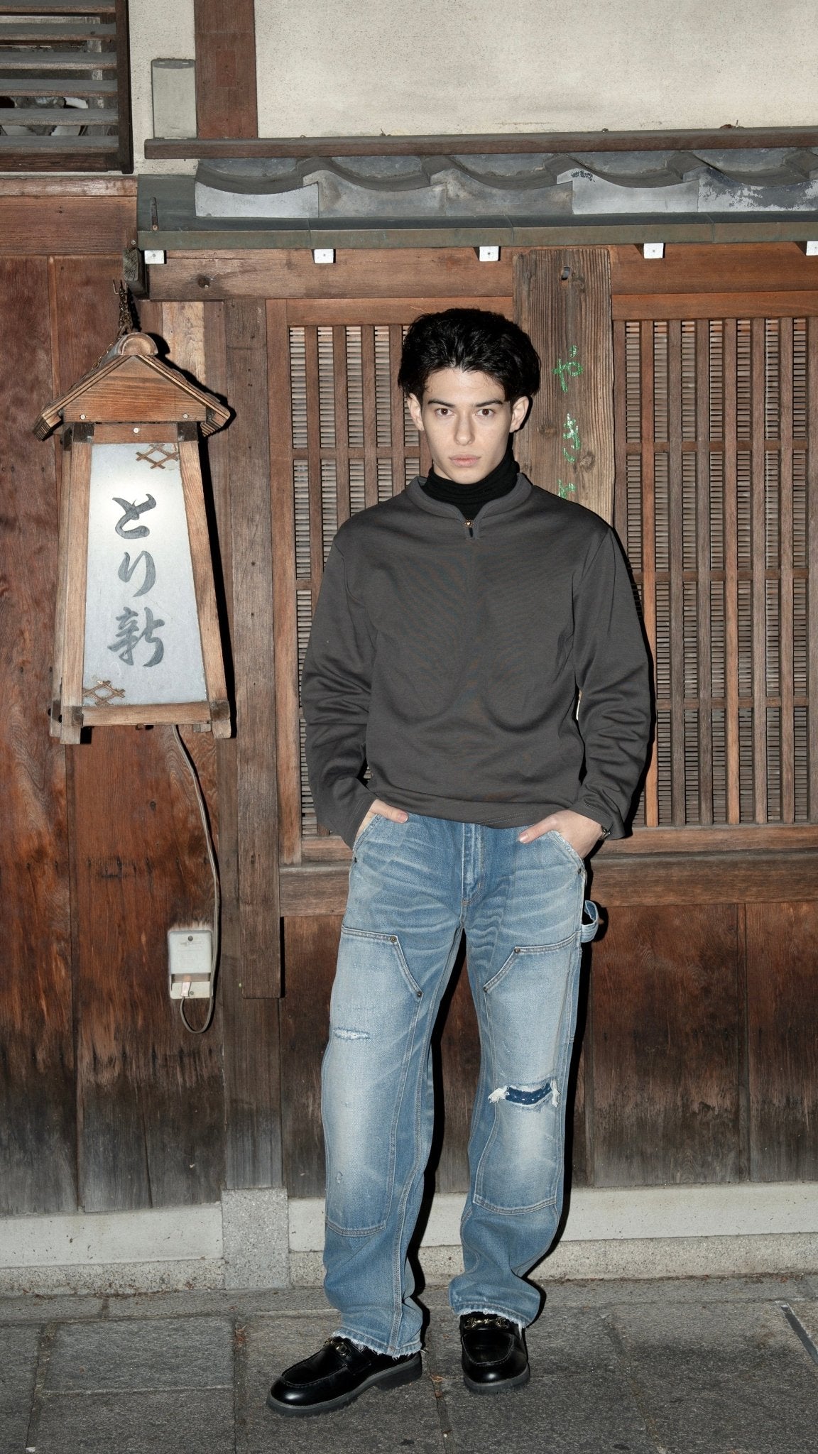 F06 Double Knee Damaged Washed Jeans