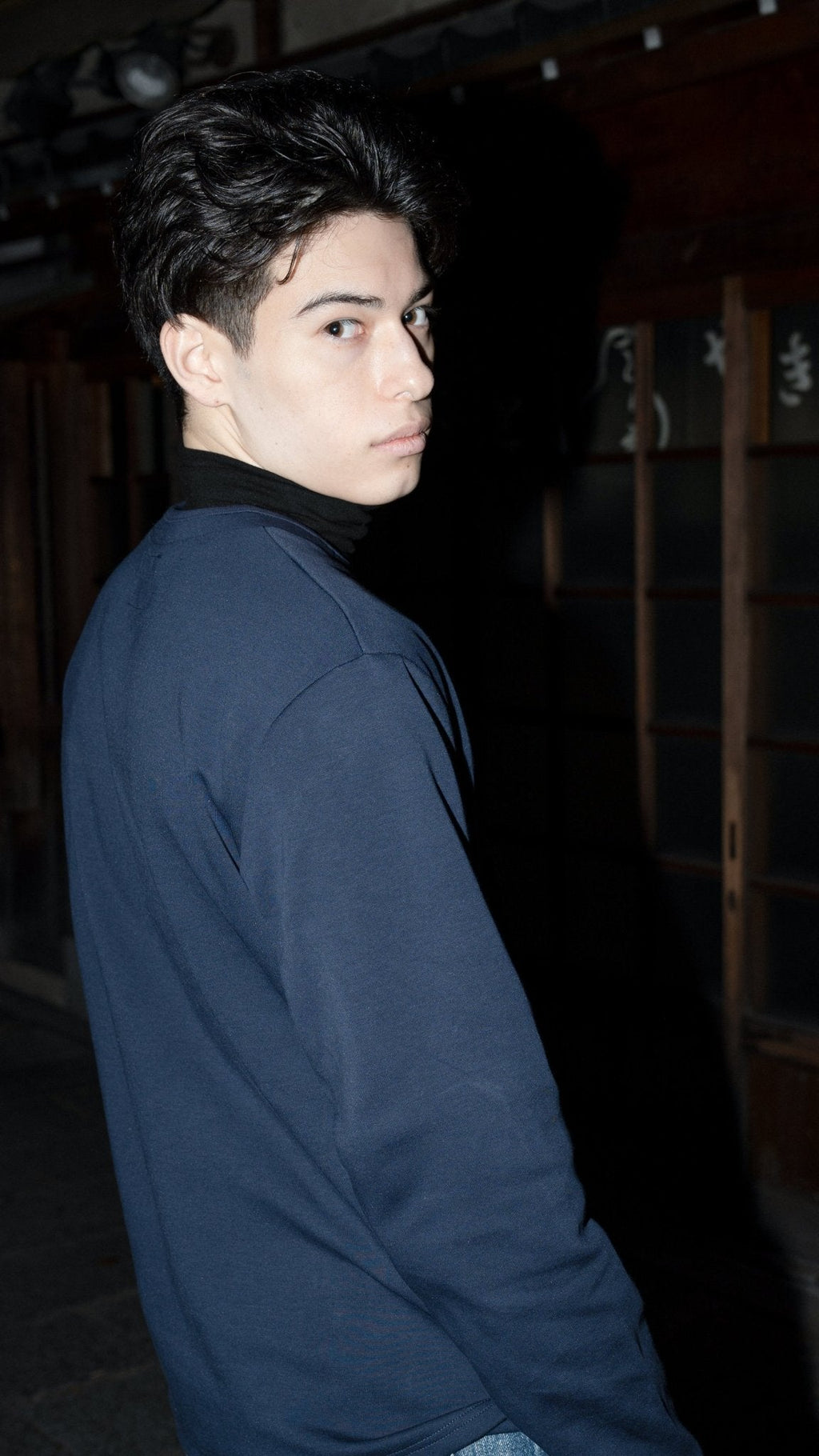 Golden Button High Collar Long Sleeve T-Shirt 金鈕企領長袖T-Shirt