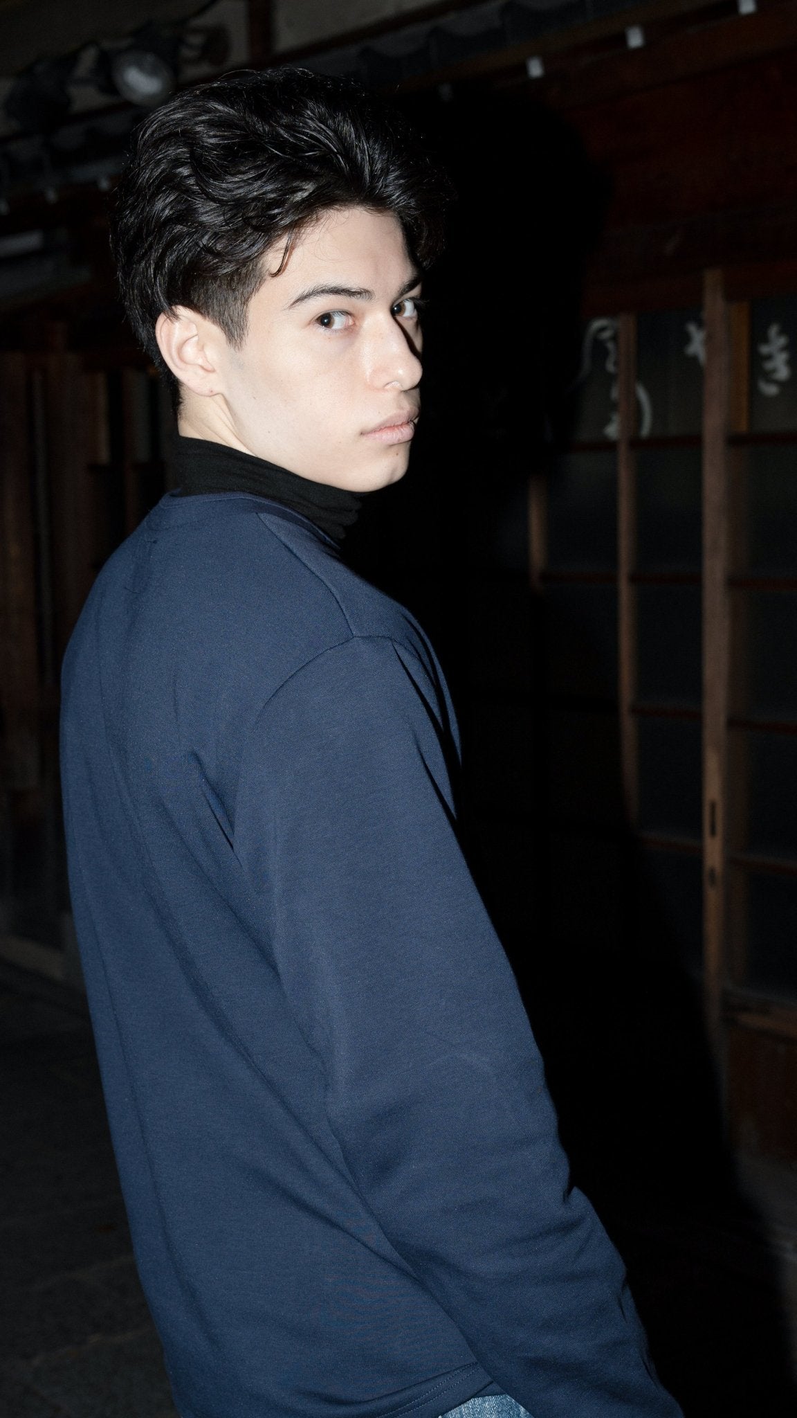Golden Button High Collar Long Sleeve T-Shirt 金鈕企領長袖T-Shirt