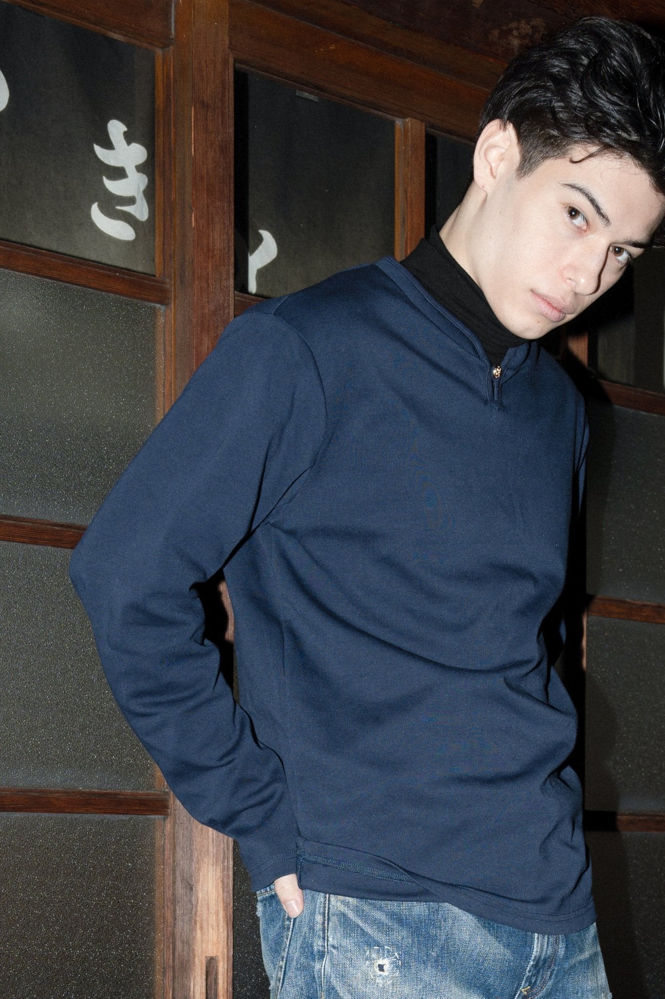 Golden Button High Collar Long Sleeve T-Shirt 金鈕企領長袖T-Shirt